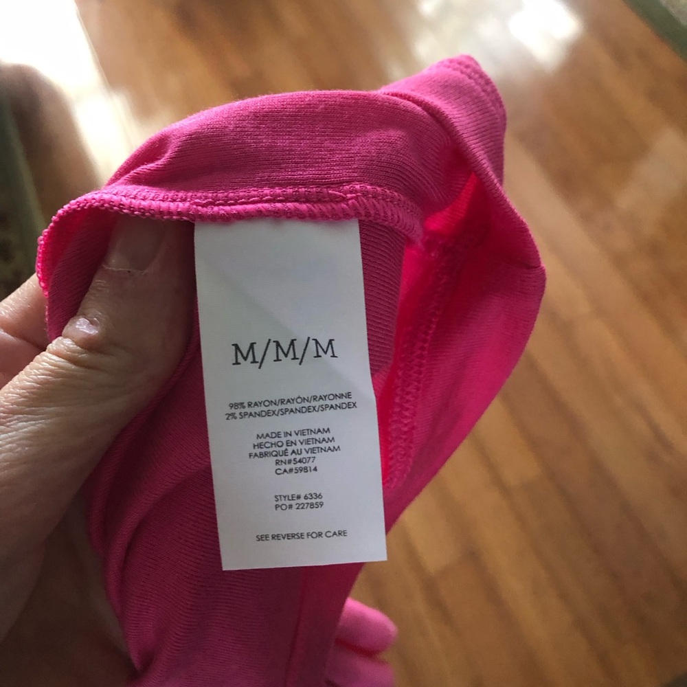 NWOT CAbi Relaxed Tee Crew Neck Hot Pink Oversized Cropped Summer Vacation M - Picture 9 of 10
